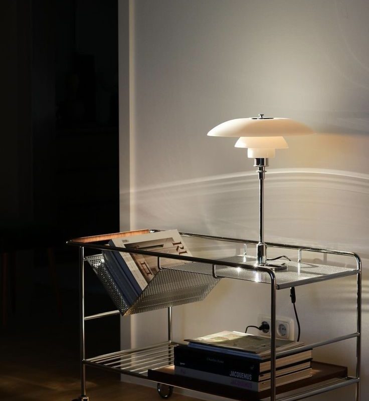 solaris contemporary table lamp
